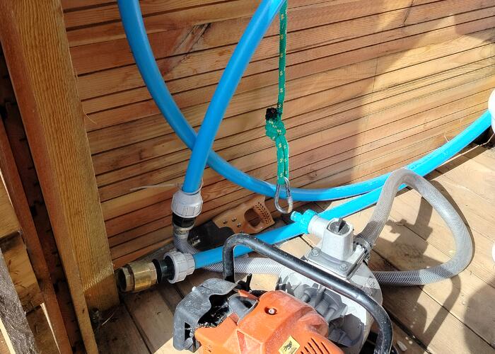 Grajewo ogłoszenia: Sprzedam używaną pompę do wody z wężem.