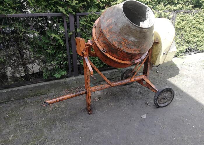 Grajewo ogłoszenia: Sprzedam betoniarke 3 fazową nowego typu.