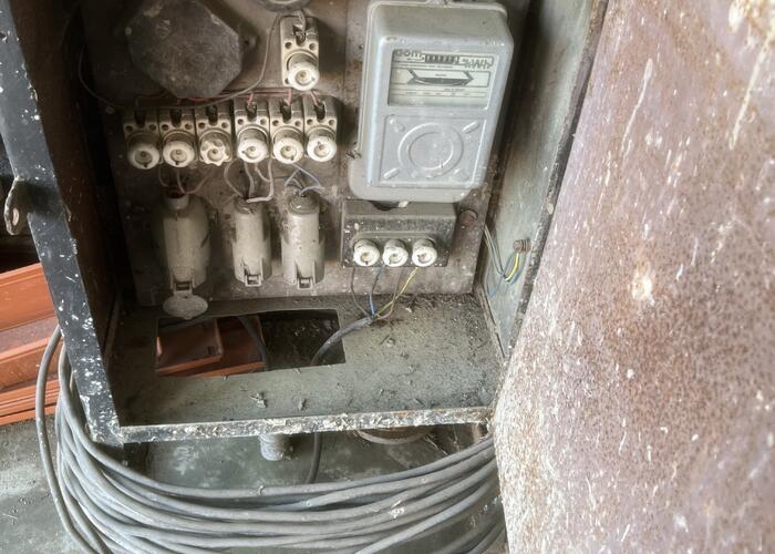 Grajewo ogłoszenia: Rozdzielnia elektryczna z ok. 50 m kabla zasilającego