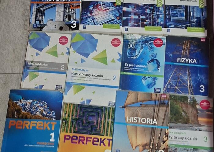 Grajewo ogłoszenia: Sprzedam książki do klasy 1, 2 i 3 LO i technikum, prosze pisac sms